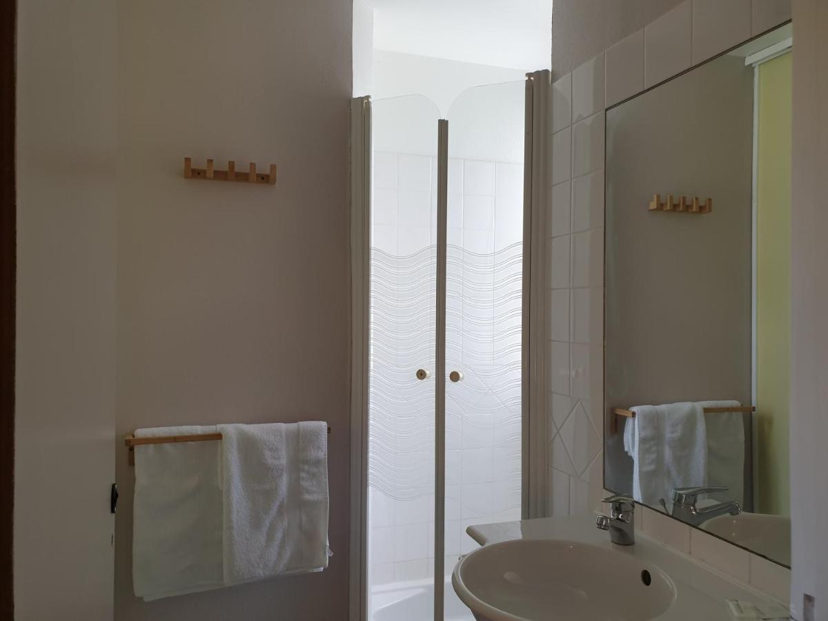 Auberge Du Bois De L'Etang - Motel Les Tilleuls Peyrat-le-Château المظهر الخارجي الصورة